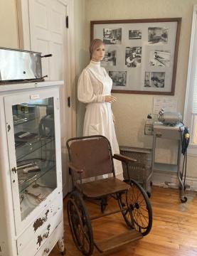 Room display at Juliane Farrow Museum